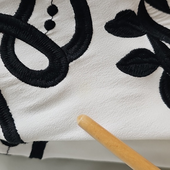 Chico's Kimono Caftan, White & Black, Size MEDIUM, *READ, FLAWED* - Picture 2 of 10